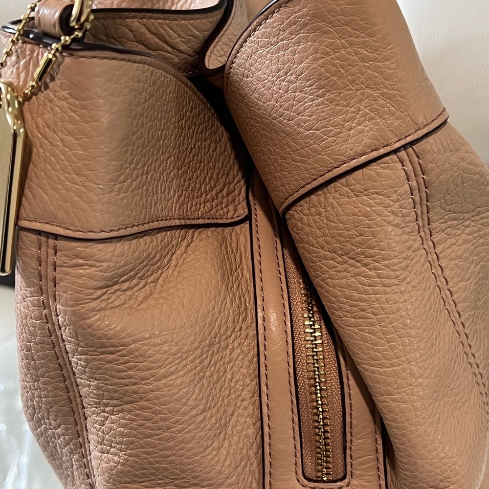 Coach Tan and Gold Shoulder Bag with Signature Design - Picture 10 of 16